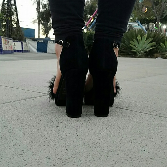 Last Size 9 🖤 Black Feather Suede High Heel - Picture 8 of 8