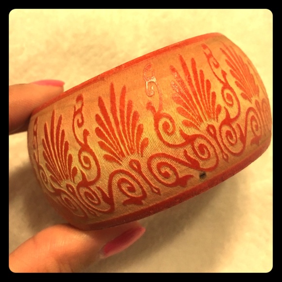 Wooden tribal bangle - Picture 1 of 4