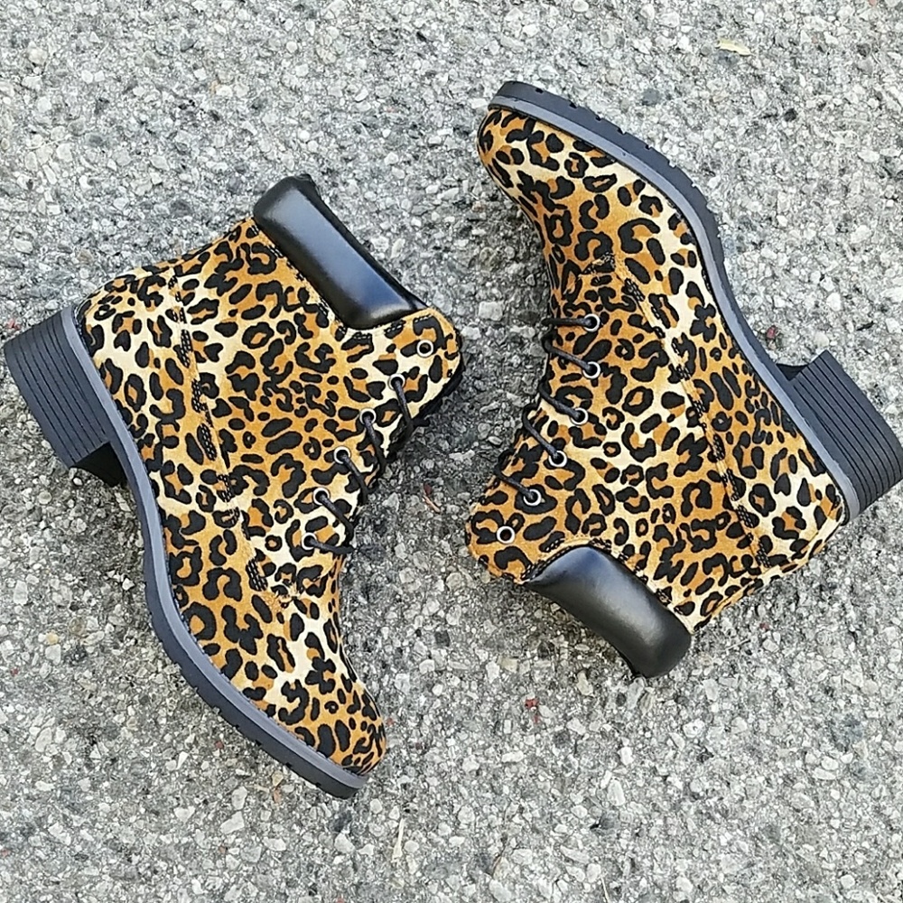 𝙇𝙖𝙨𝙩 6.5 & 7 🖤Leopard Lace-up Ankle Bootie