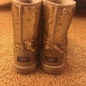UGG BOOTS SILVER SPARKLY SIZE 8