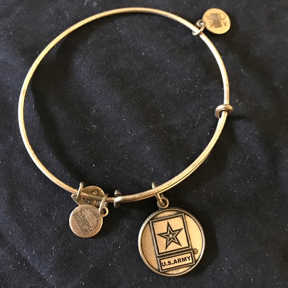 ✨Authentic Alex and Ani US Army Bracelet ✨