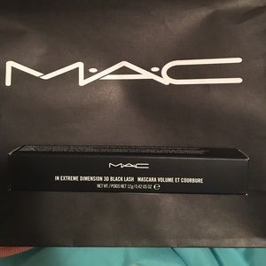 Unopened MAC 3D mascara