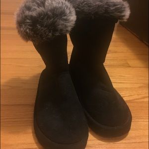 Faux fur boots