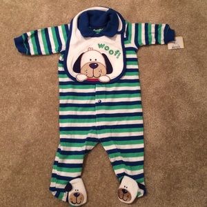 Baby sleeper with bib