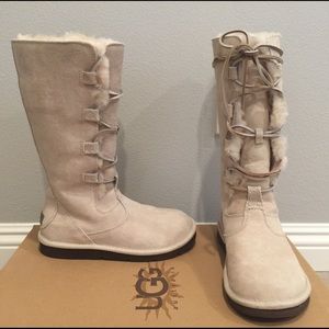 Women authentic UGG lace-up boots