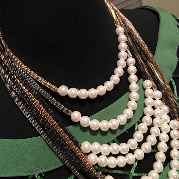 Layer like a Pro! In 9 layers of exquisite pearls & chains! - Picture 4 of 5