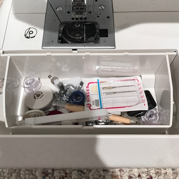Singer Curvy Sewing Machine - Picture 3 of 4