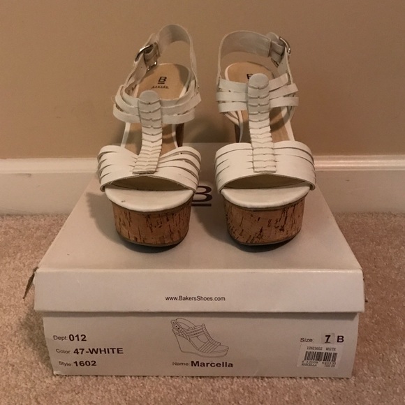 ✨ $5 Flash Sale White Cork Wedges