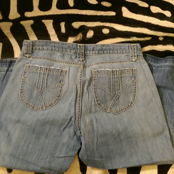 GAP Low Rise Cropped Jeans - Picture 2 of 4