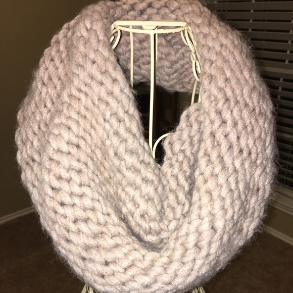 Chunky knit scarf
