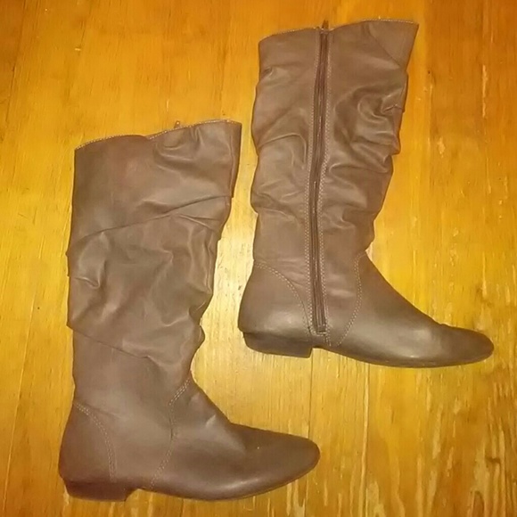 SALE! Gray Boots