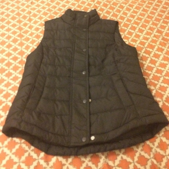 Gap black ski vest