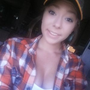 Meet your Posher, Alexis