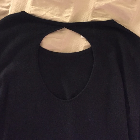 NWT. Caroline Isa Cashmere sweater. Free shipping - Picture 4 of 4