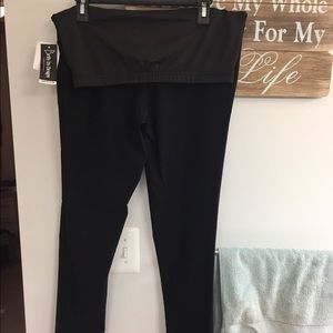 Black dress pants. Maternity.