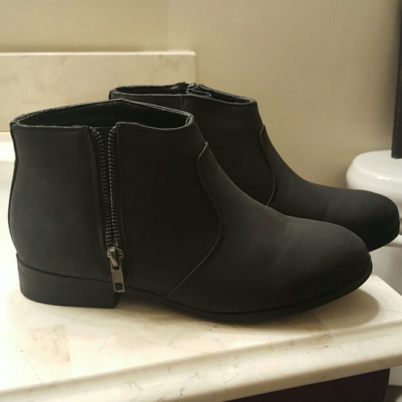 SOLD Black booties