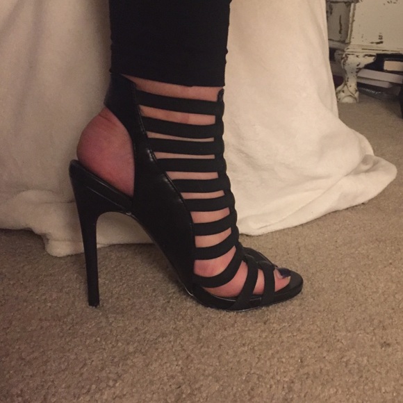 NWOT Steve Madden heels