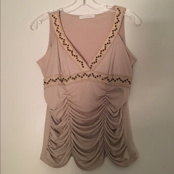 Charlotte Russe Women's V-neck Sleeveless Top