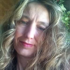 Meet your Posher, Connie