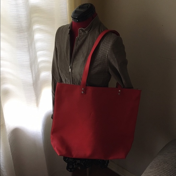 SOLD Thirty One Around Town Tote - Picture 2 of 4