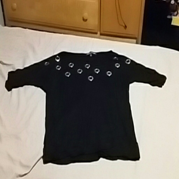 Loose black shirt