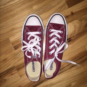 maroon converse