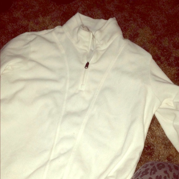 North face pull over size small