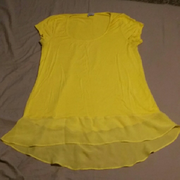 Cute yellow shirt