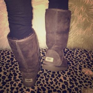 ⭐️Reduced⭐️ Chocolate brown suede UGG boots....