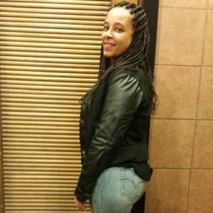 Meet your Posher, Maura