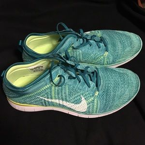 🎉Nike free TR Flyknit🎉