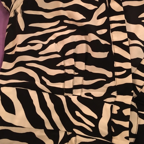 INC Black & White Button Down 6 - Picture 4 of 4