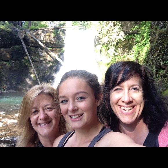 Meet your Posher, Kirsten - Picture 2 of 2