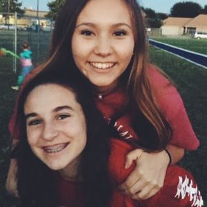 Meet your Posher, Esti