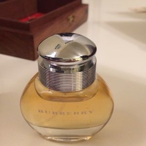 Burberry perfume classic