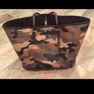 Michael Kors camo tote
