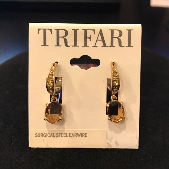 New Trifari Gold Fashion Earrings