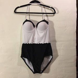 Strapless scalloped swimsuit