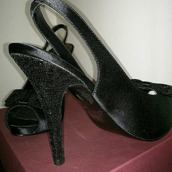 Slingback, Peep-toe Heels - Picture 2 of 4