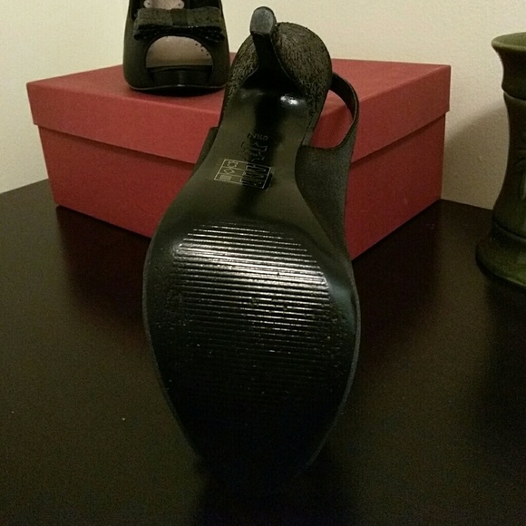 Slingback, Peep-toe Heels - Picture 4 of 4