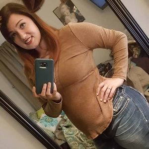 Meet your Posher, Kira