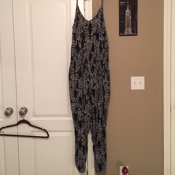 Cute romper!