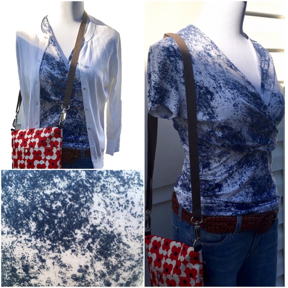 Ann Taylor Crossover Top Blue & White Short Sleeve - Picture 3 of 4