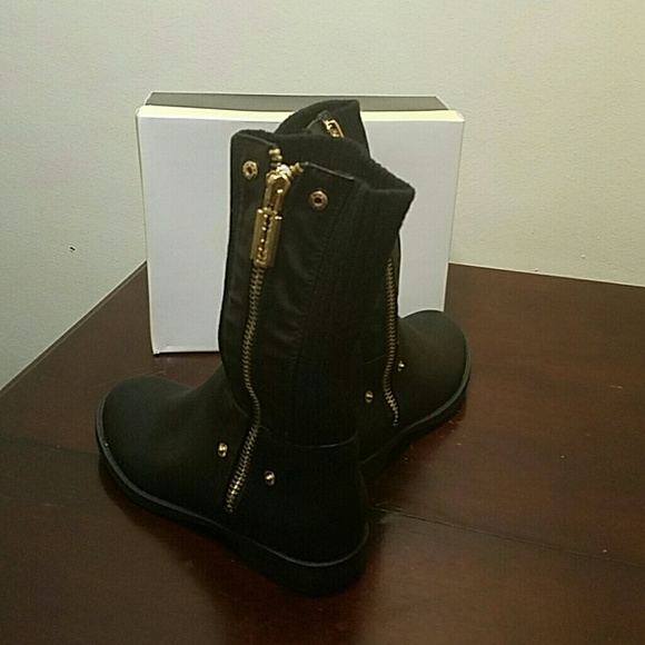 🚨last pair size 7🚨Boots Black PRICE IS FIRM✨ - Picture 2 of 6