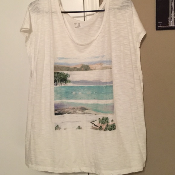 Cute flowy tee