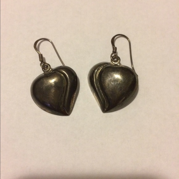 Jewelry - Sterling silver 925 heart dangling earrings