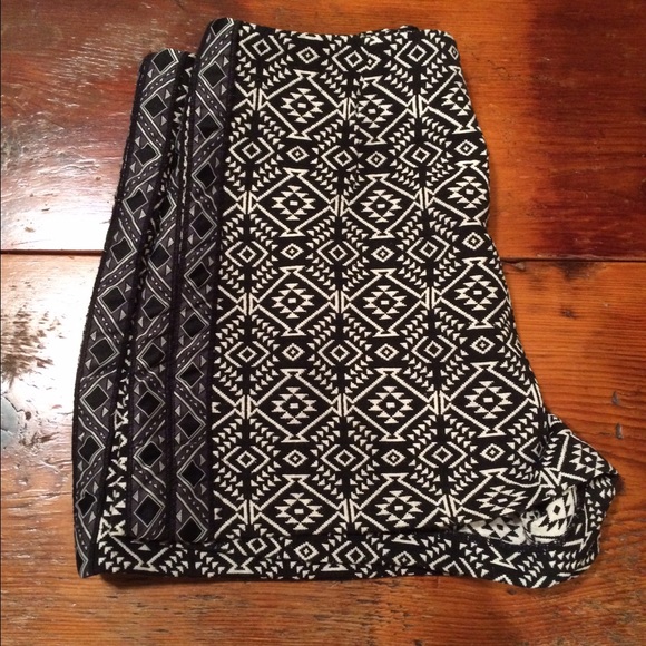 Urban Outfitters Ecote Jacquard Shorts - Picture 2 of 3