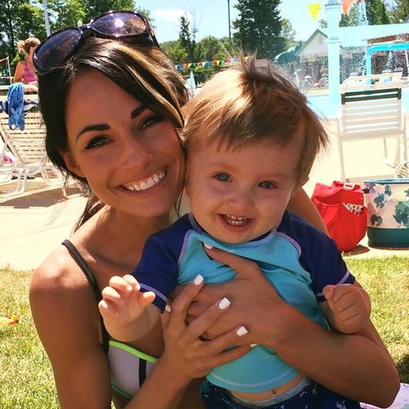 Meet your Posher, Brandi - Picture 4 of 4