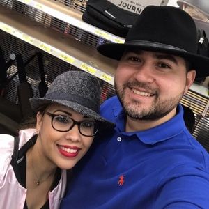 Meet your Posher, Carolina