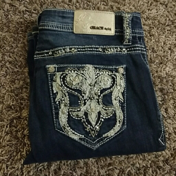 Grave in LA jeans
